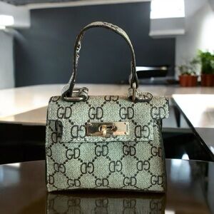 Source Unknown Brown and Tan Bag